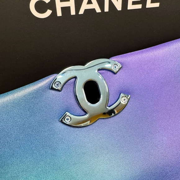 Brand New Chanel 2021 Medium Blue Tie Dye 19 Flap Bag Limited Edition - Picture 7 of 16